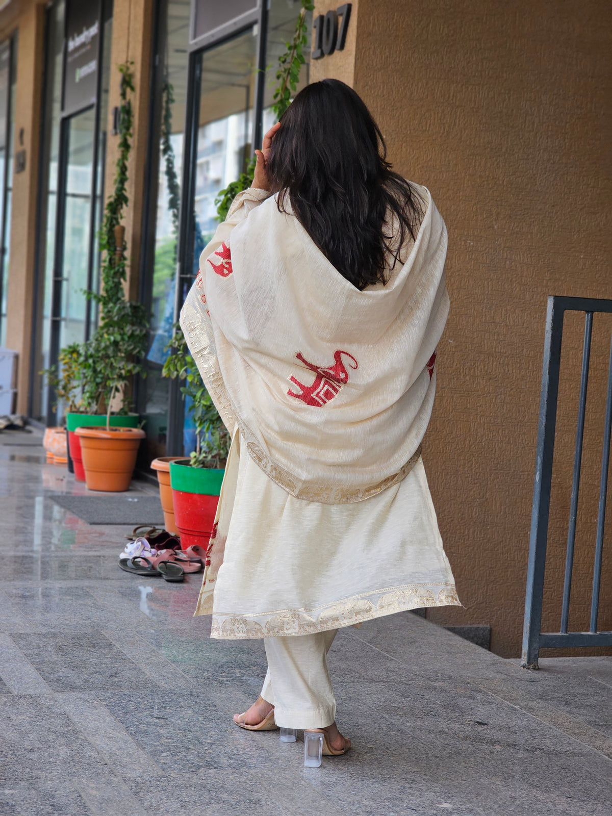 Off-White Elephant Motif Chanderi Silk Kurta Set