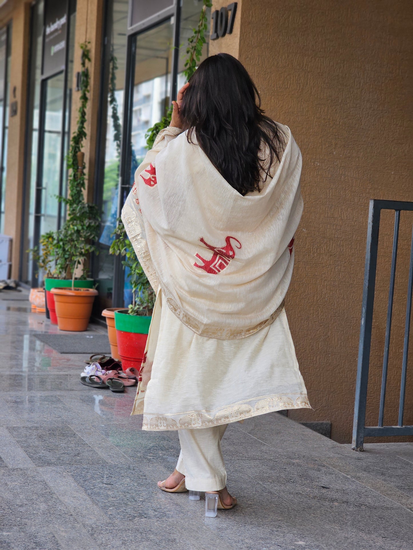 Off-White Elephant Motif Chanderi Silk Kurta Set